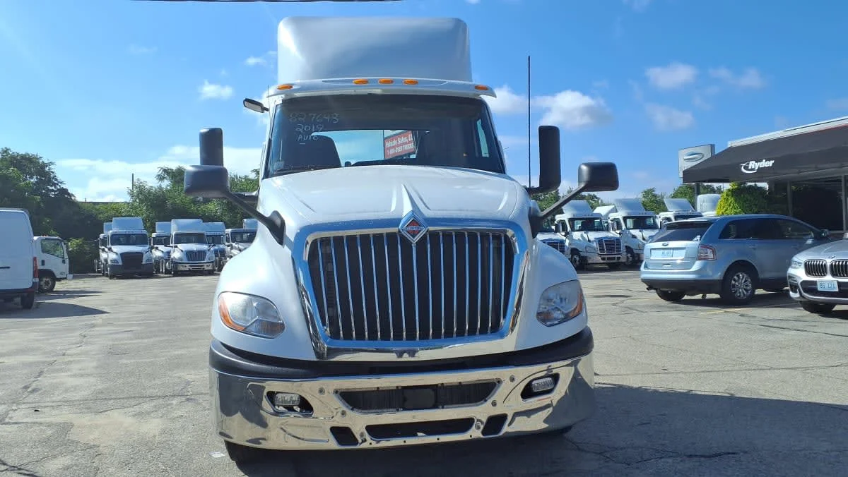 2019 International LT in Warwick, RI — photo 2