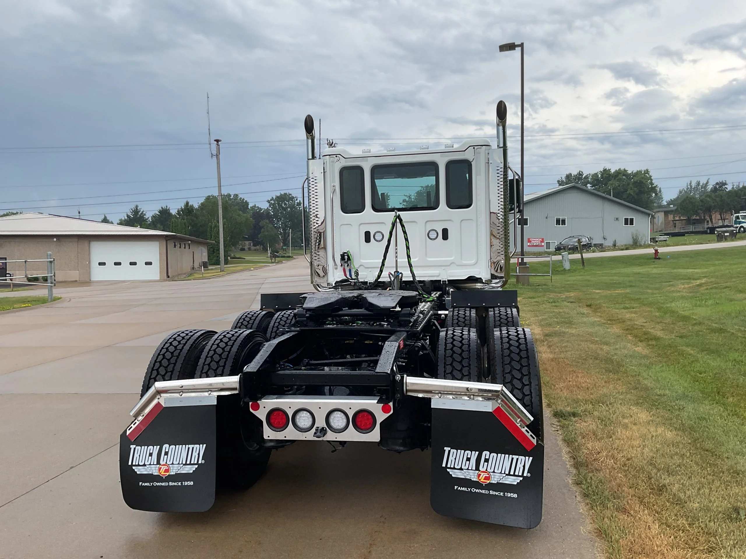 2027 Western Star in Davenport, IA — photo 4
