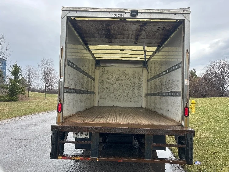 2021 Isuzu NPR - image 9