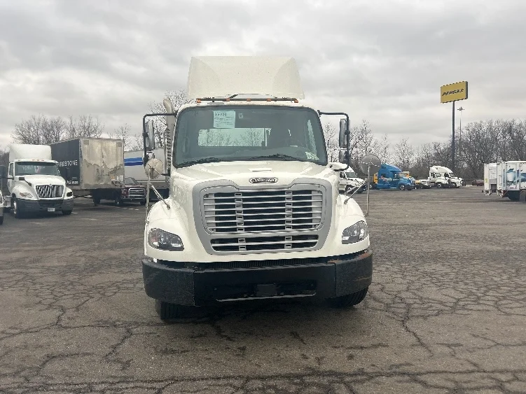 2020 Freightliner M2 112 in Akron, OH — photo 2