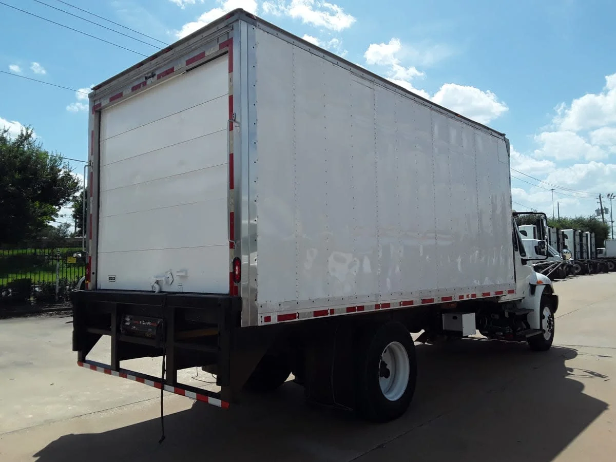 2019 International 4300 in Houston, TX — photo 4