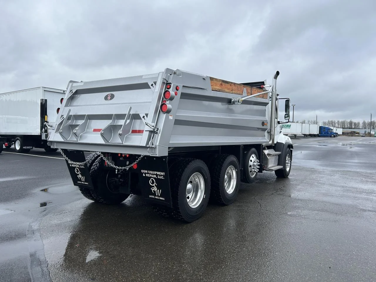 2025 Freightliner 114SD - image 4