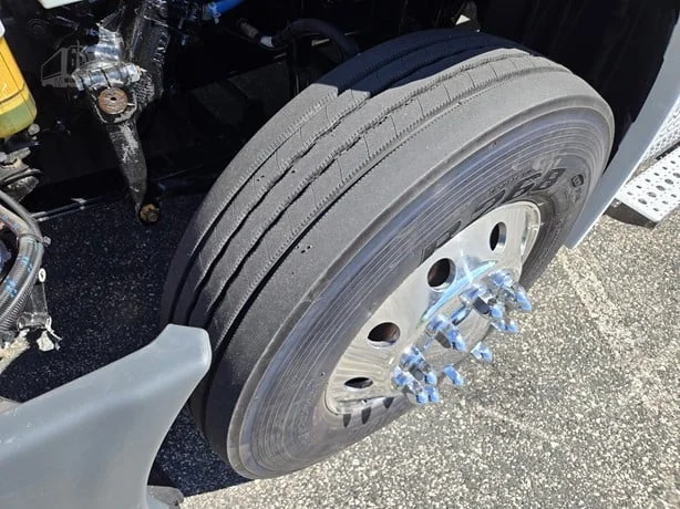 2020 Freightliner Cascadia in MN — photo 28
