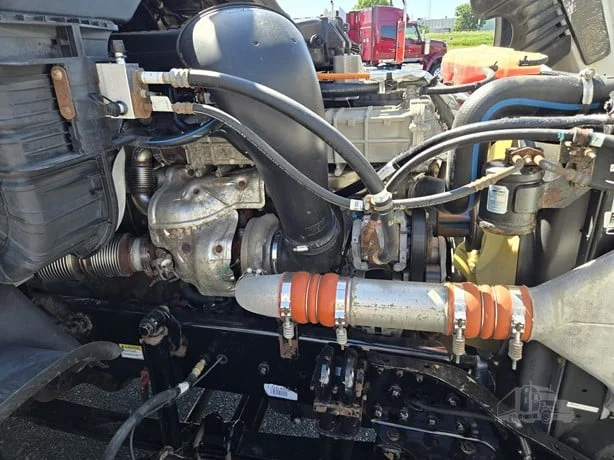 2020 Freightliner Cascadia in MN — photo 26