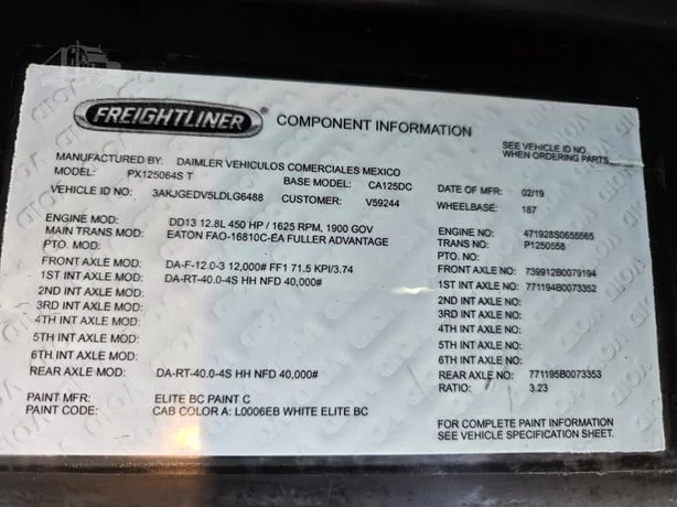 2020 Freightliner Cascadia in MN — photo 30