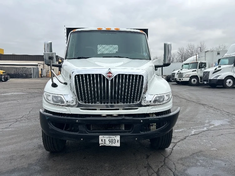 2020 International MV - image 2