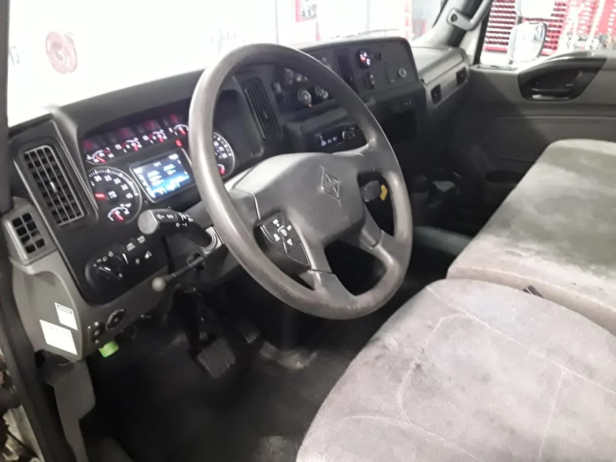 2020 International MV - image 7