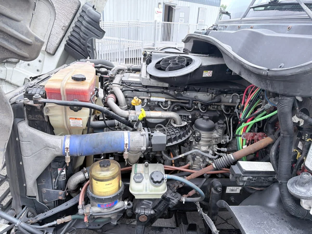 2020 Freightliner Cascadia in Syracuse, NY — photo 8
