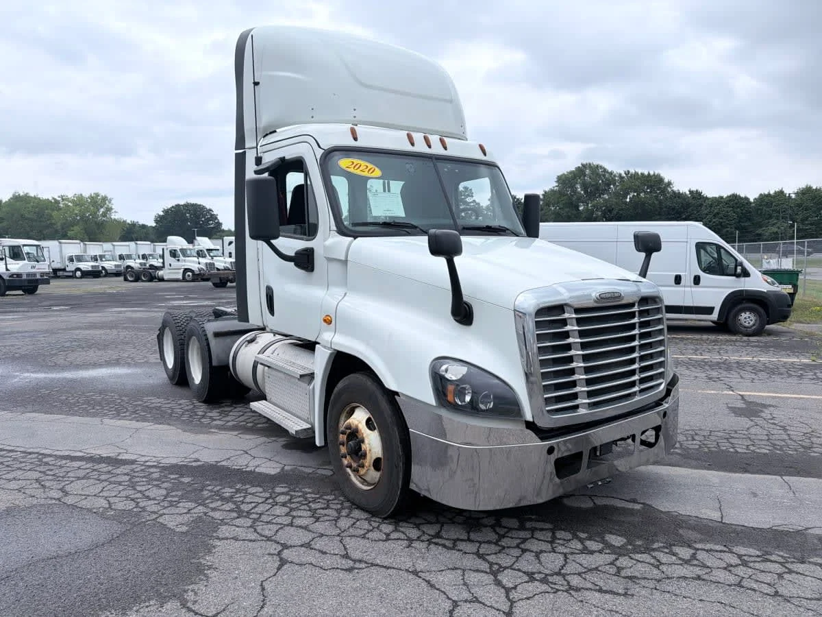 2020 Freightliner Cascadia in Syracuse, NY — photo 3