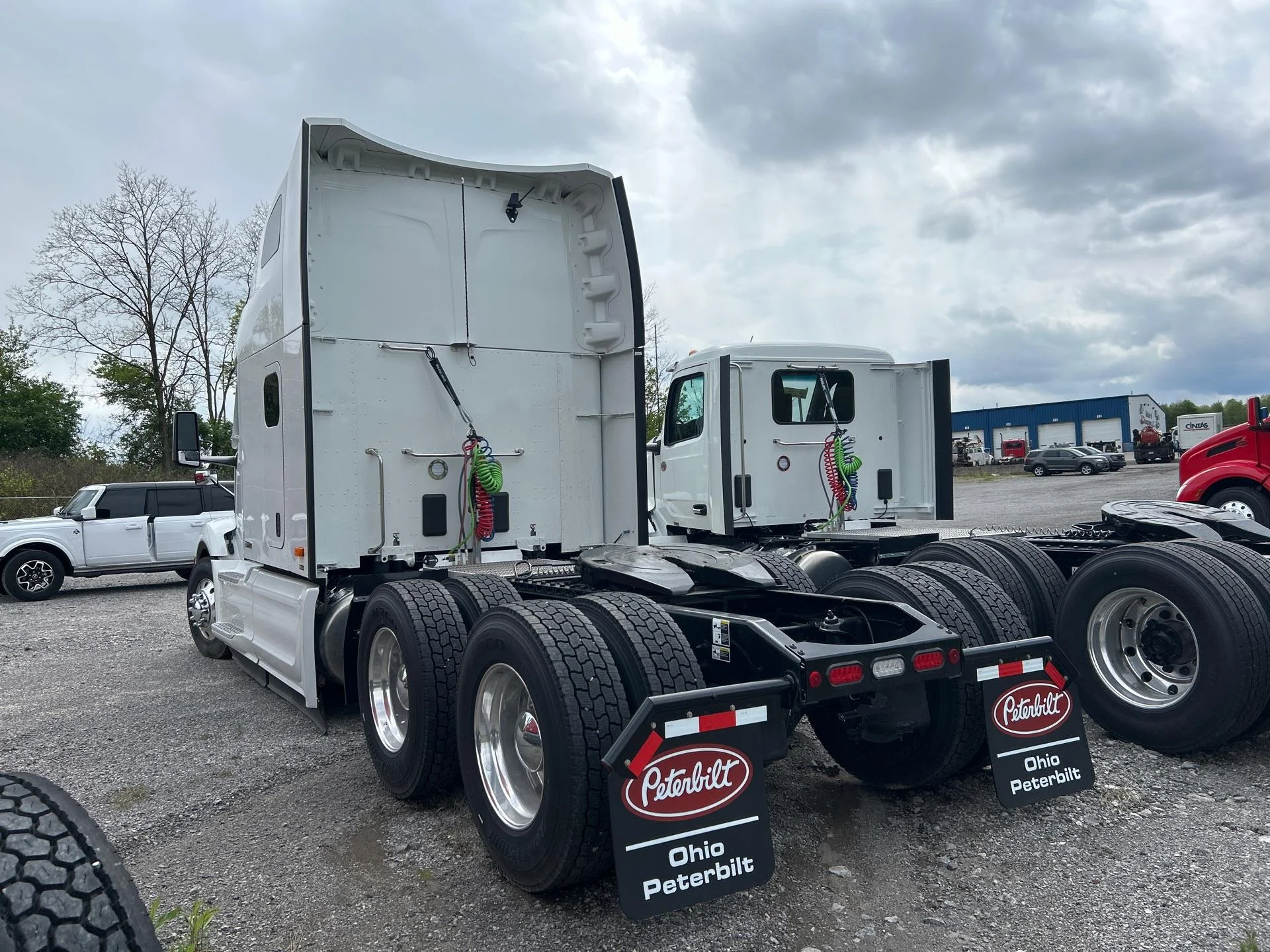 2027 Peterbilt 579 in Youngstown, OH — photo 3