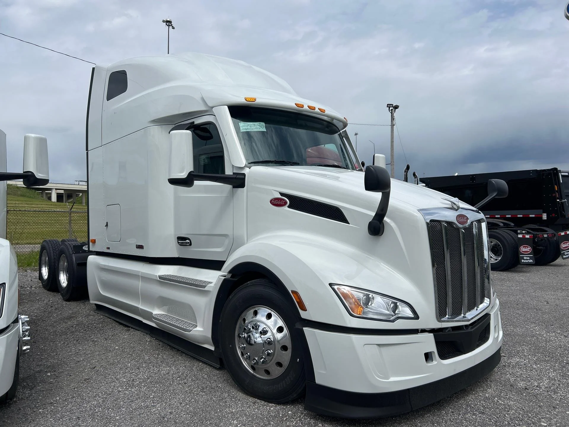2027 Peterbilt 579 in Youngstown, OH — photo 2