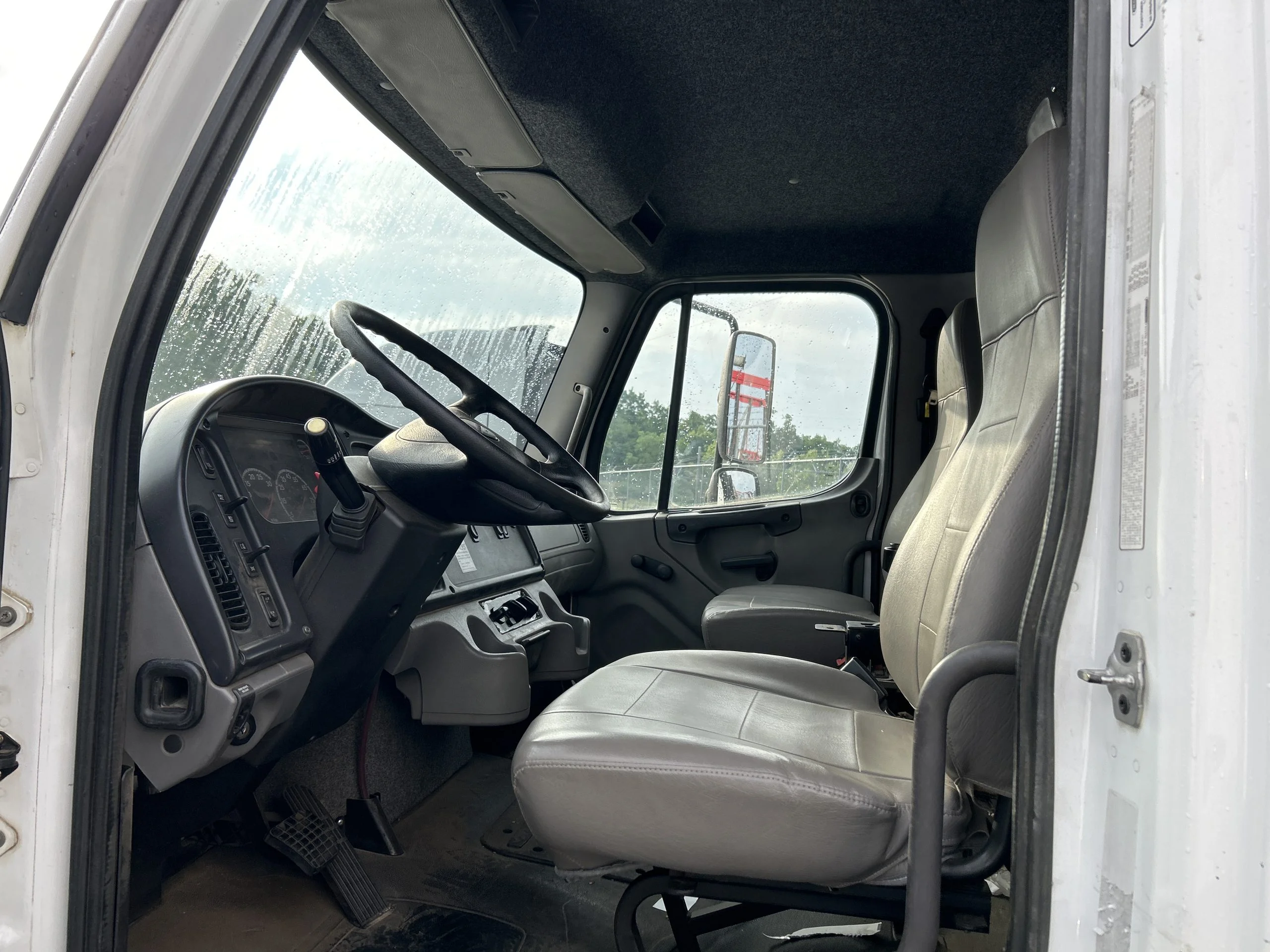 2016 Freightliner M2 106 in Fremont, IN — photo 4