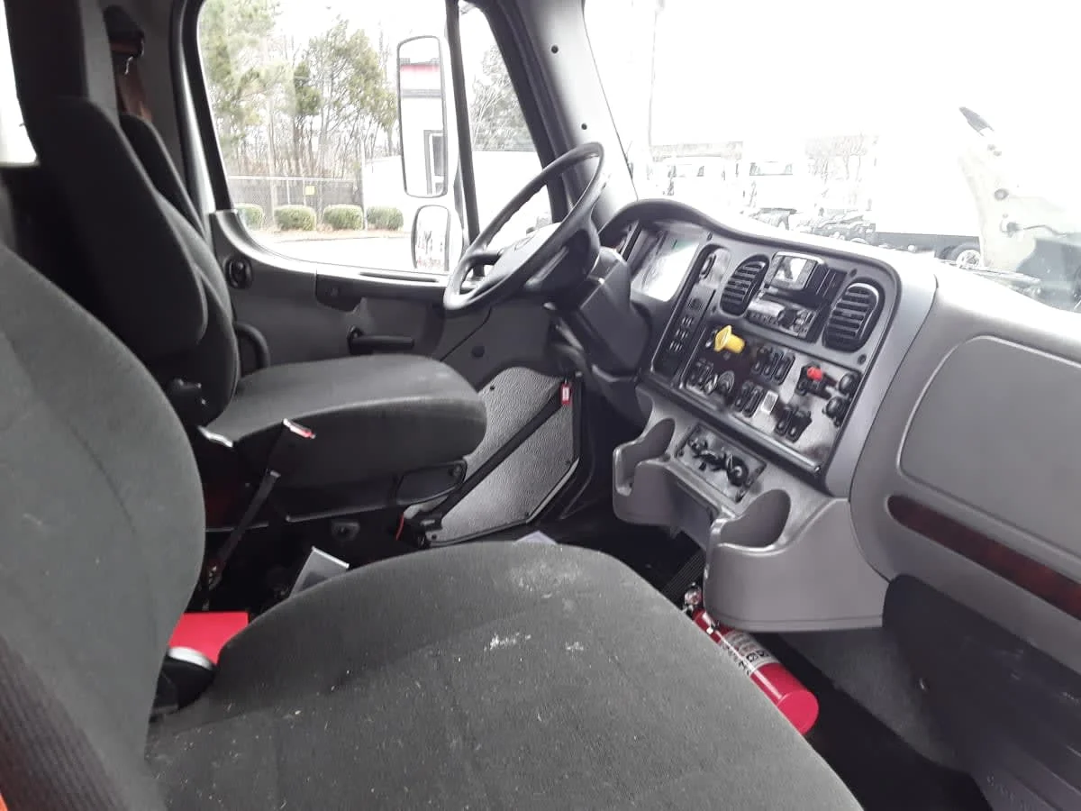 2019 Freightliner M2 106 in Charlotte, NC — photo 13
