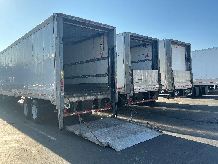 2016 Utility Trailer in Dayton, OH — photo 7