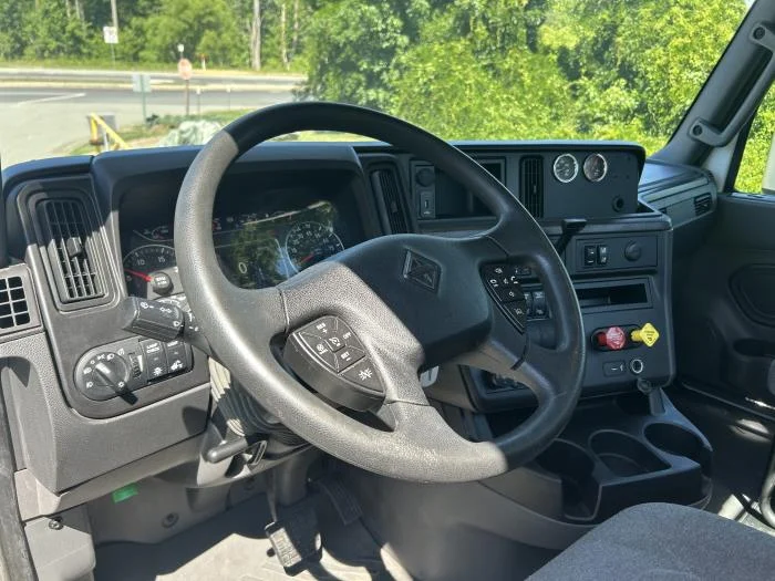 2024 International LT — photo 13