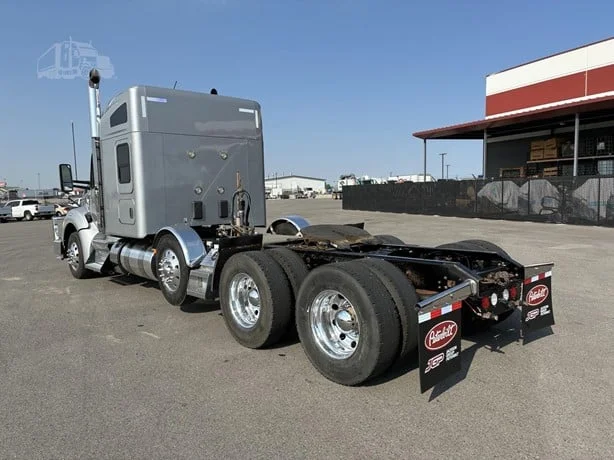 2022 Kenworth T880 in Idaho Falls, ID — photo 3