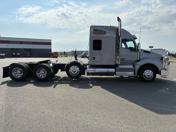 2022 Kenworth T880 in Idaho Falls, ID — photo 6