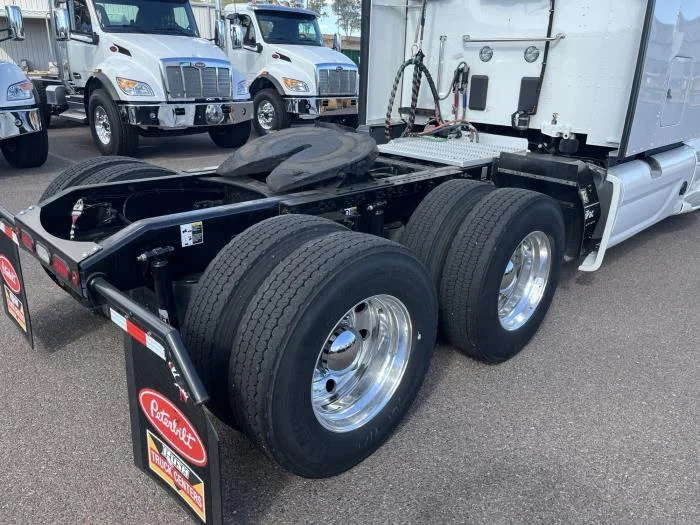 2022 Peterbilt 579 - image 5