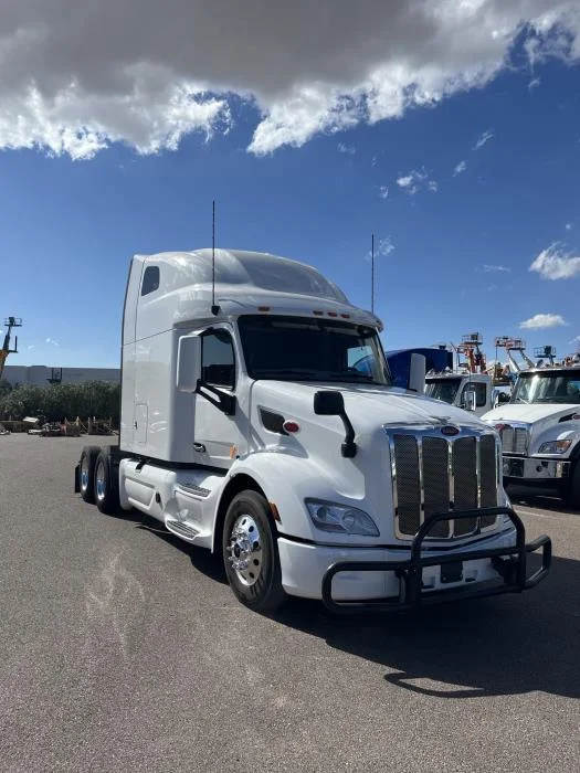 2022 Peterbilt 579 - image 8