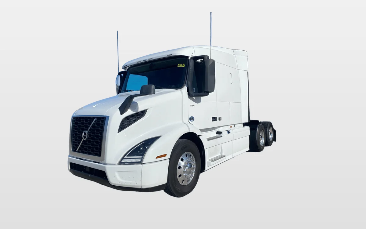 2021 Volvo VNR 640 - image 1