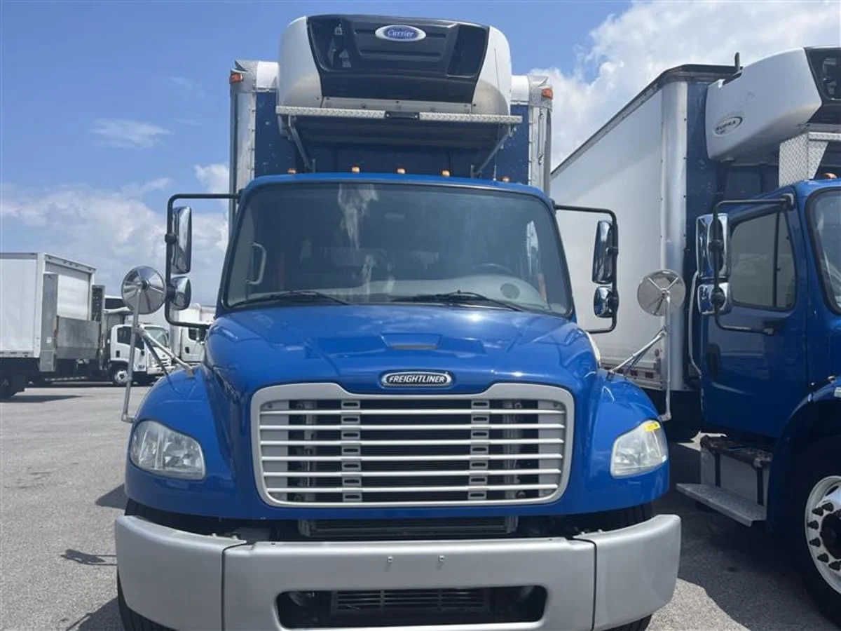 2018 Freightliner M2 106 - image 2