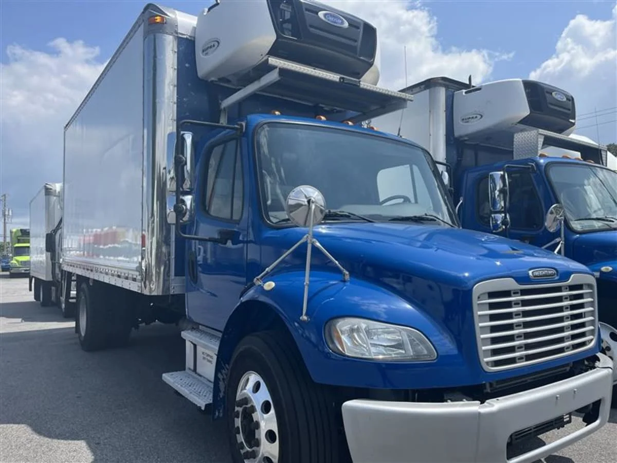 2018 Freightliner M2 106 - image 3