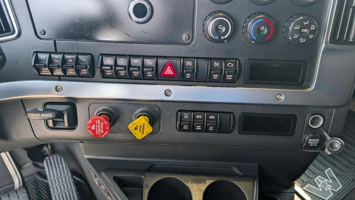 2022 Western Star 49X — photo 14