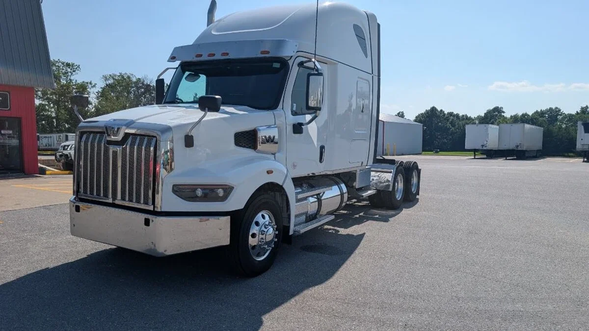 2022 Western Star 49X — photo 2