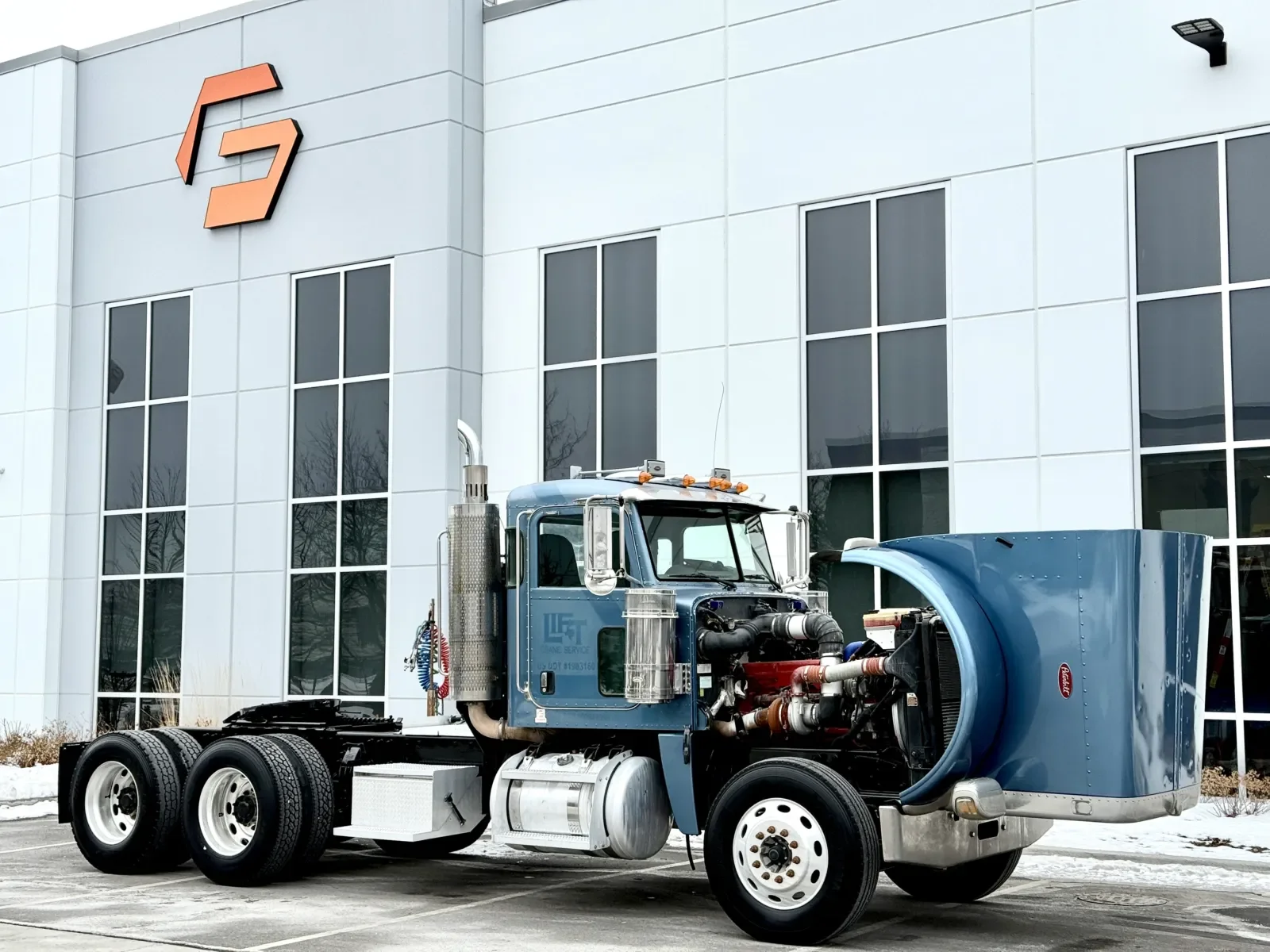 2009 Peterbilt 388 in New Lenox, IL — photo 10