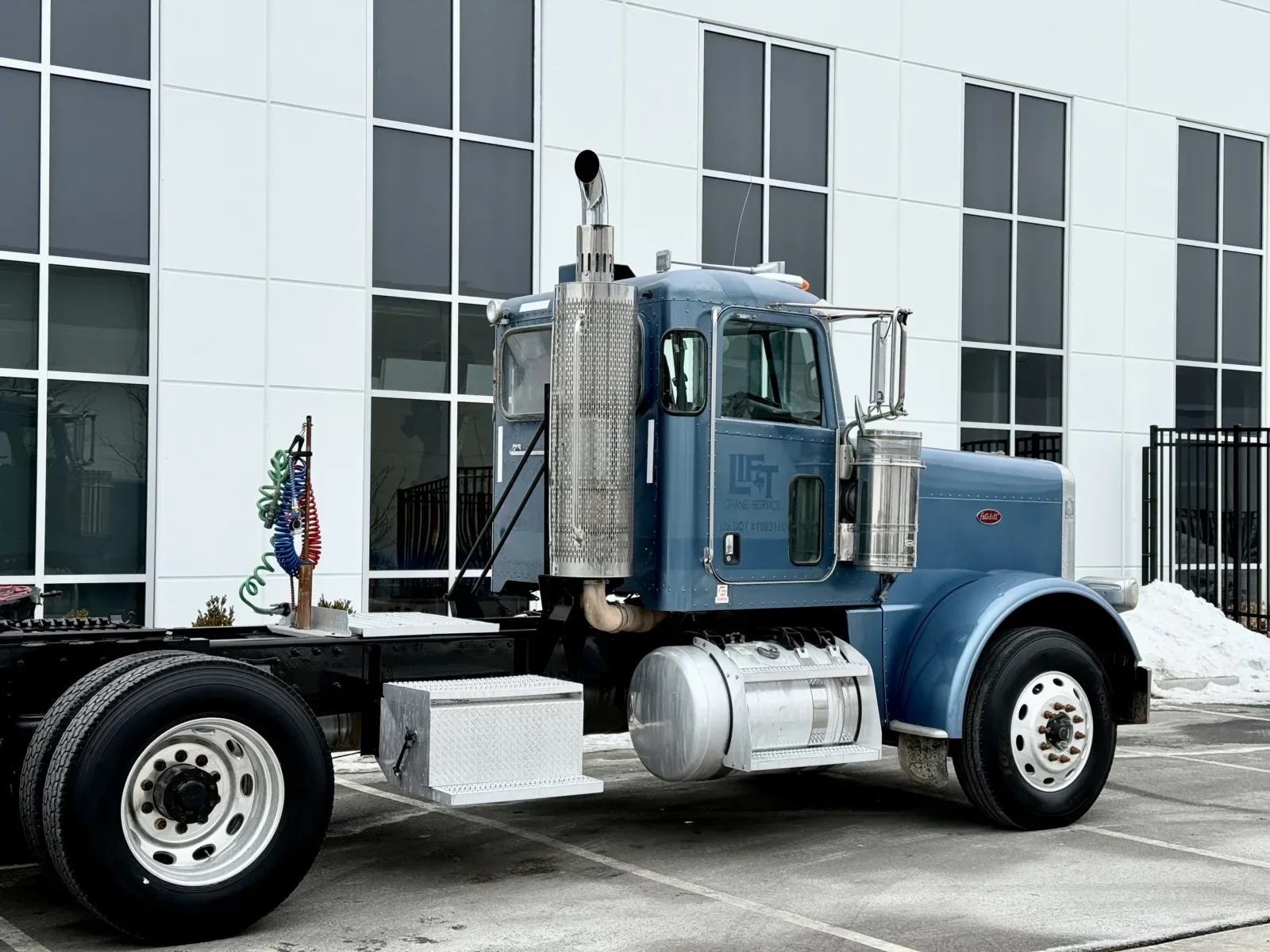 2009 Peterbilt 388 in New Lenox, IL — photo 7