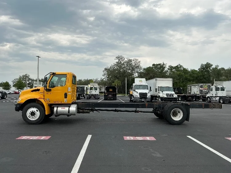 2021 International MV in Tampa, FL — photo 4