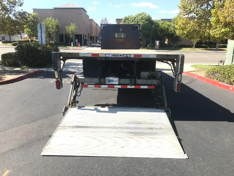 2019 Freightliner M2 106 - image 9