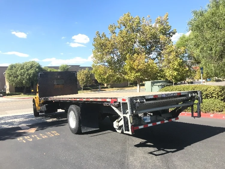 2019 Freightliner M2 106 - image 6