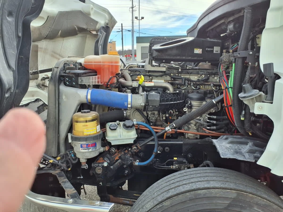 2020 Freightliner Cascadia in Knoxville, TN — photo 8