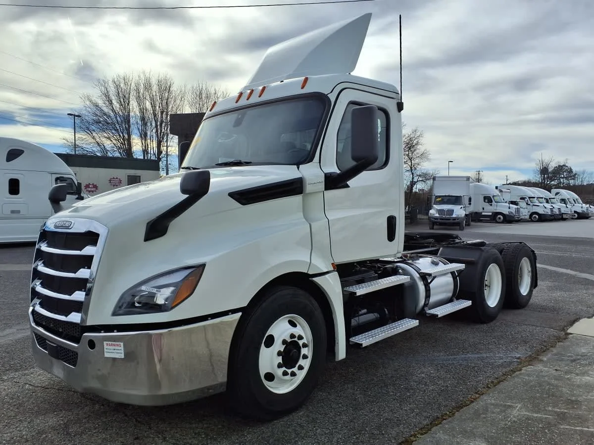 2020 Freightliner Cascadia in Knoxville, TN