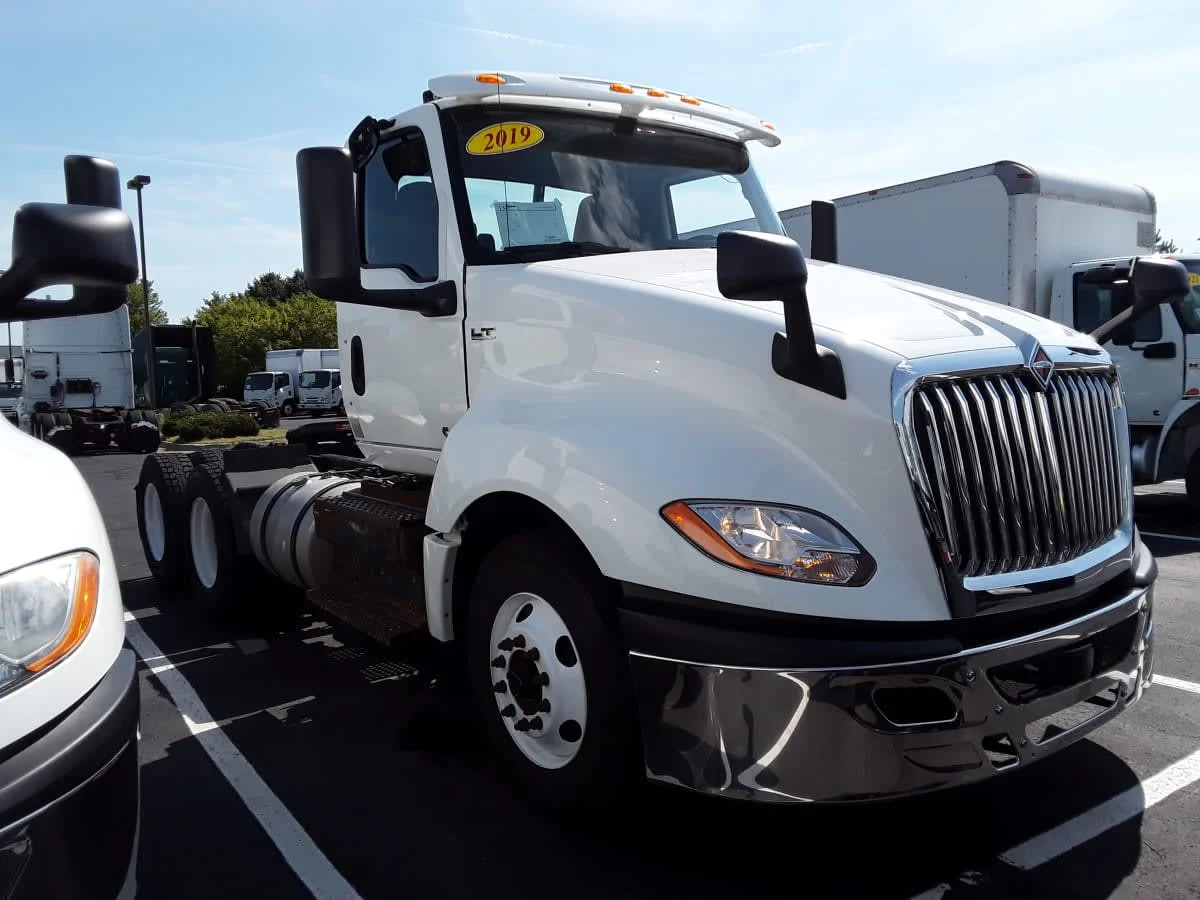 2019 International LT in Altoona, IA