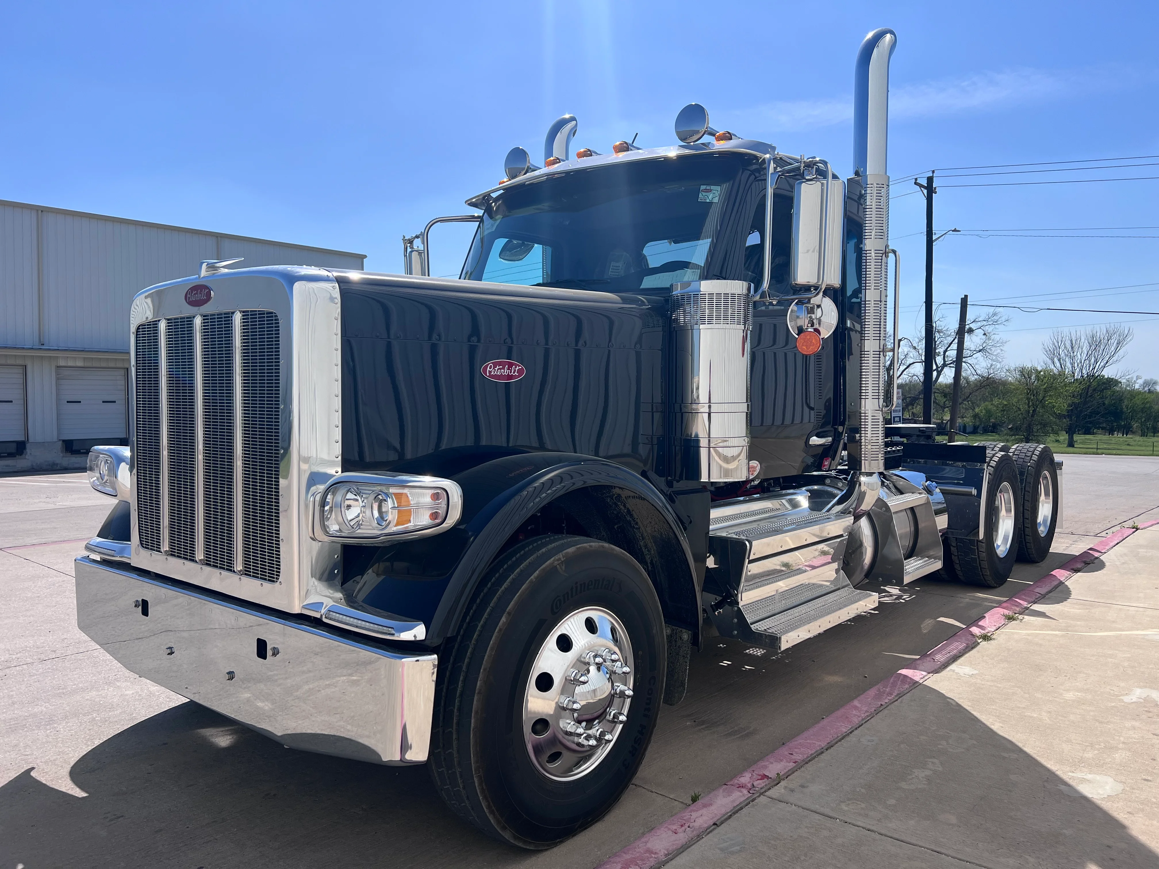 2027 Peterbilt 589 in Fort Smith, AR