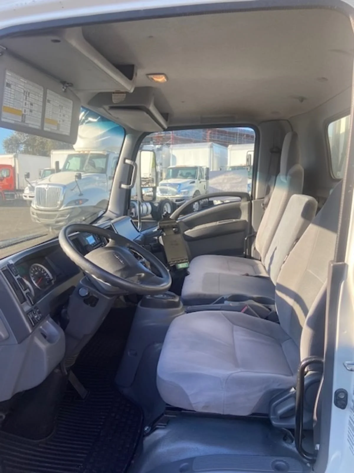 2020 Isuzu NPR - image 8