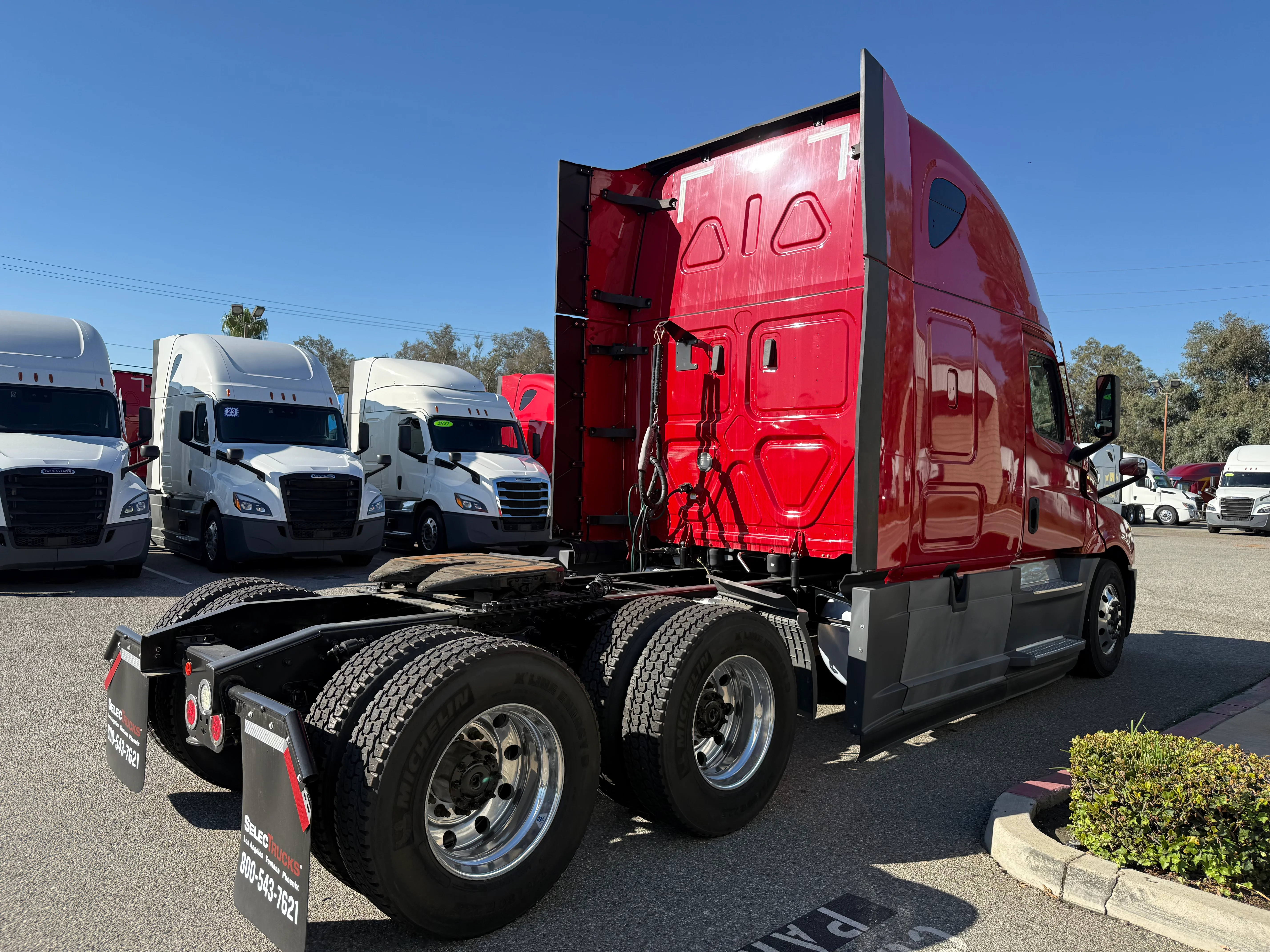 2021 Freightliner Cascadia in Selectrucks Fontana, CA — photo 7