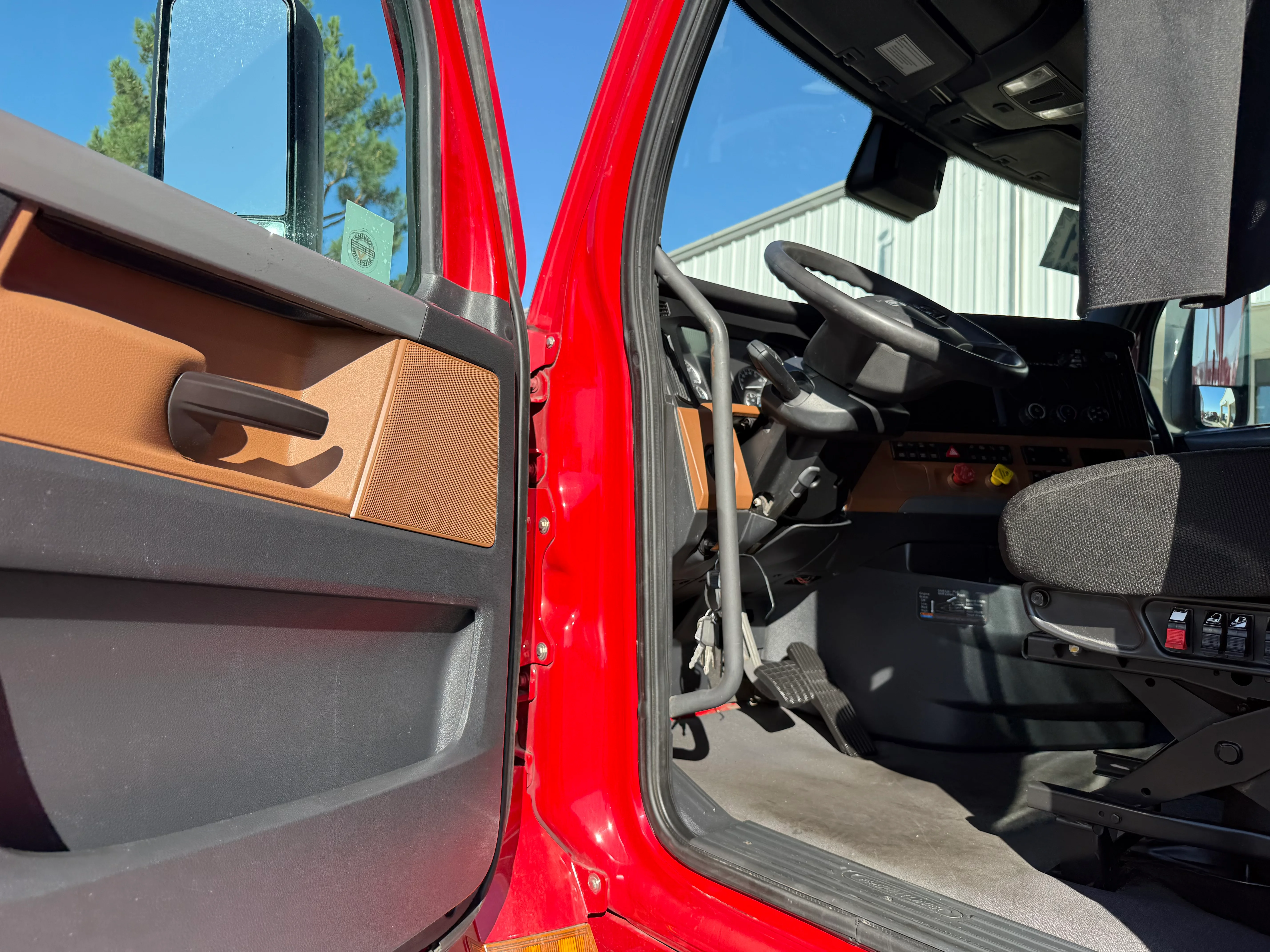 2021 Freightliner Cascadia in Selectrucks Fontana, CA — photo 19