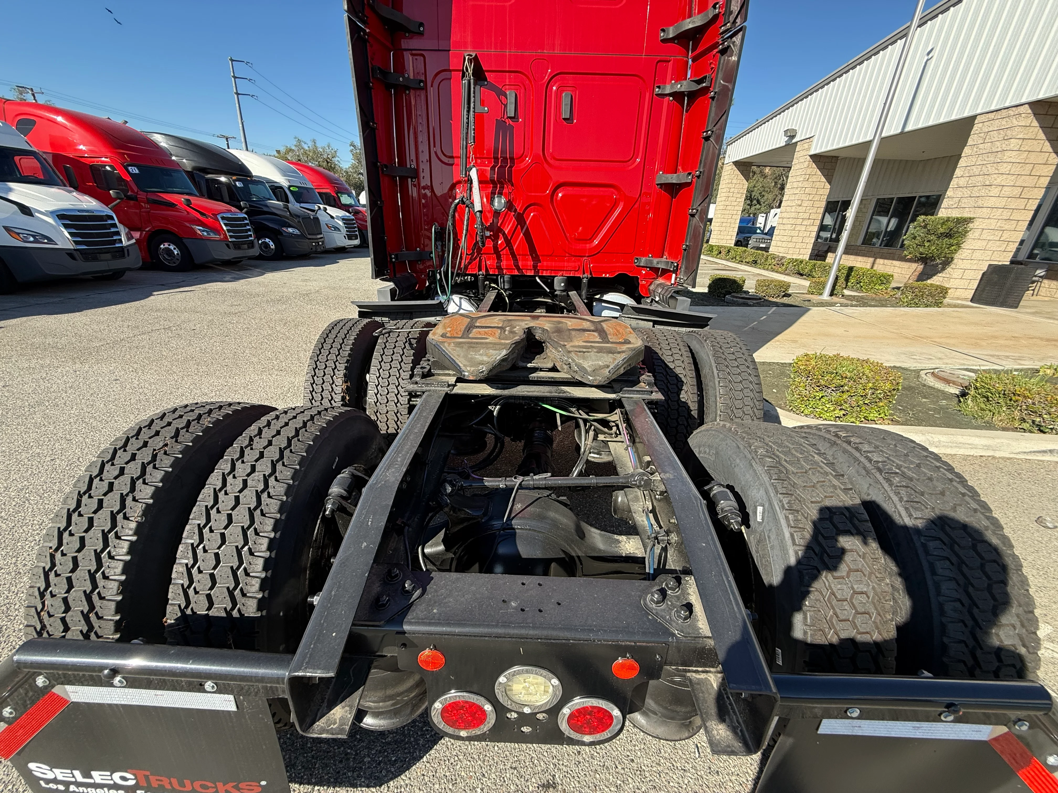 2021 Freightliner Cascadia in Selectrucks Fontana, CA — photo 6
