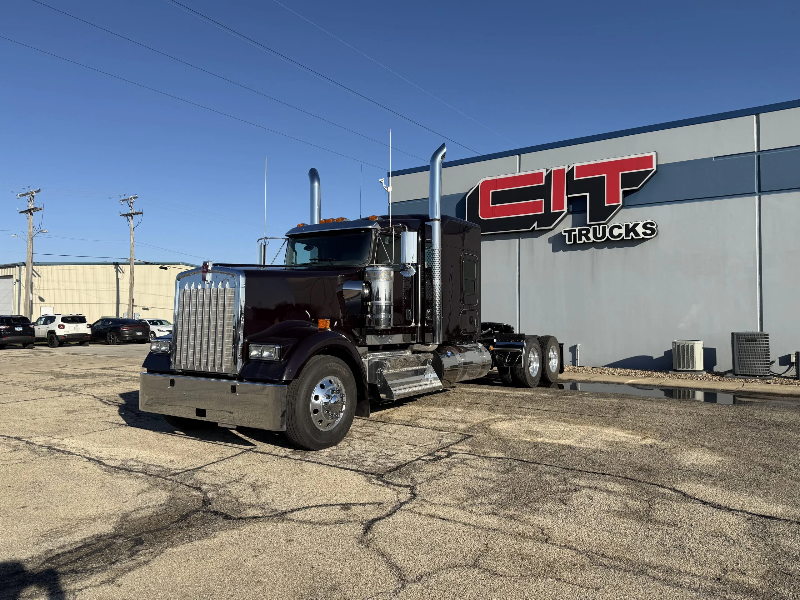 2027 Kenworth W900 in Springfield, IL