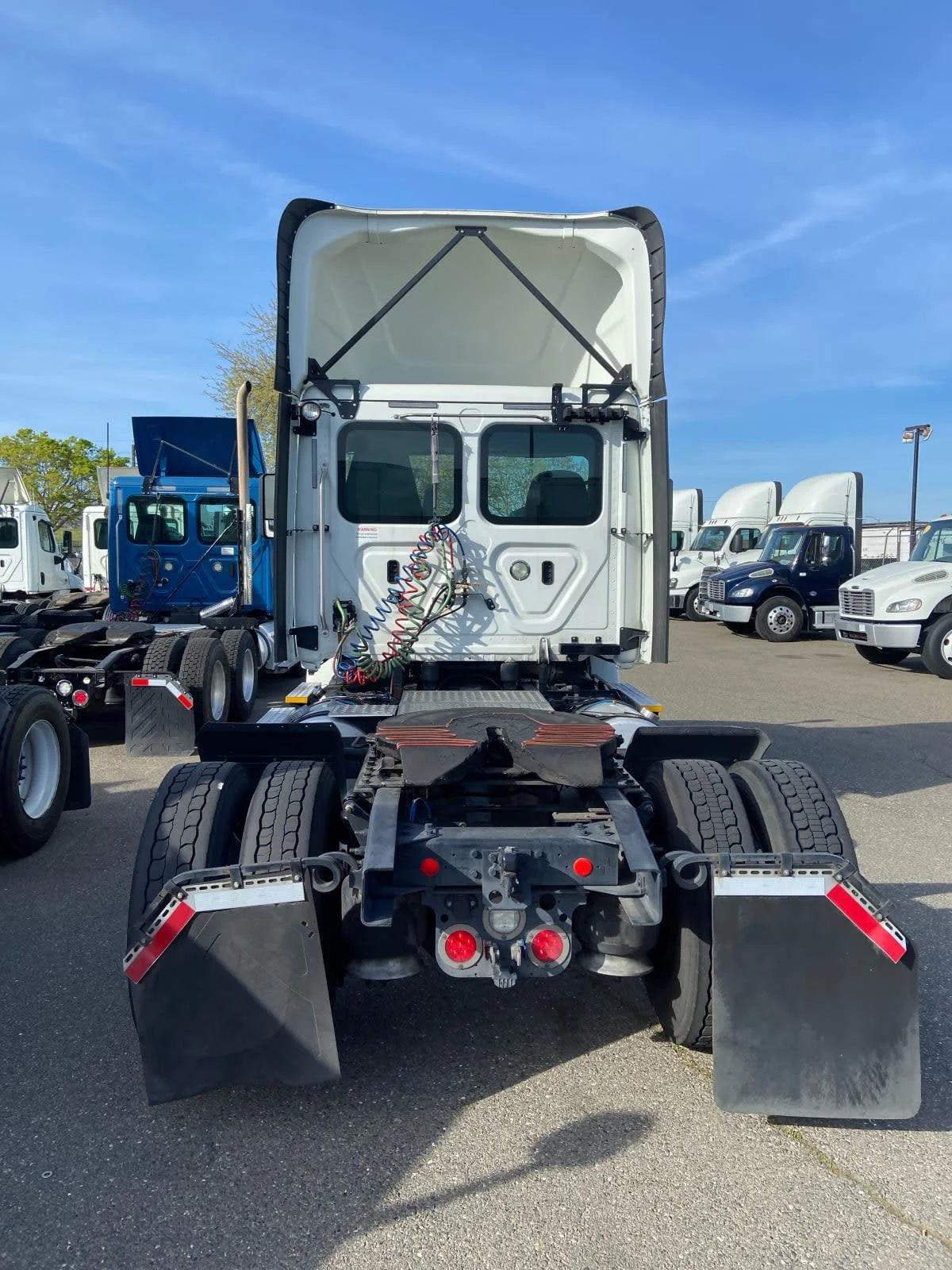 2018 Freightliner Cascadia in West Sacramento, CA — photo 5