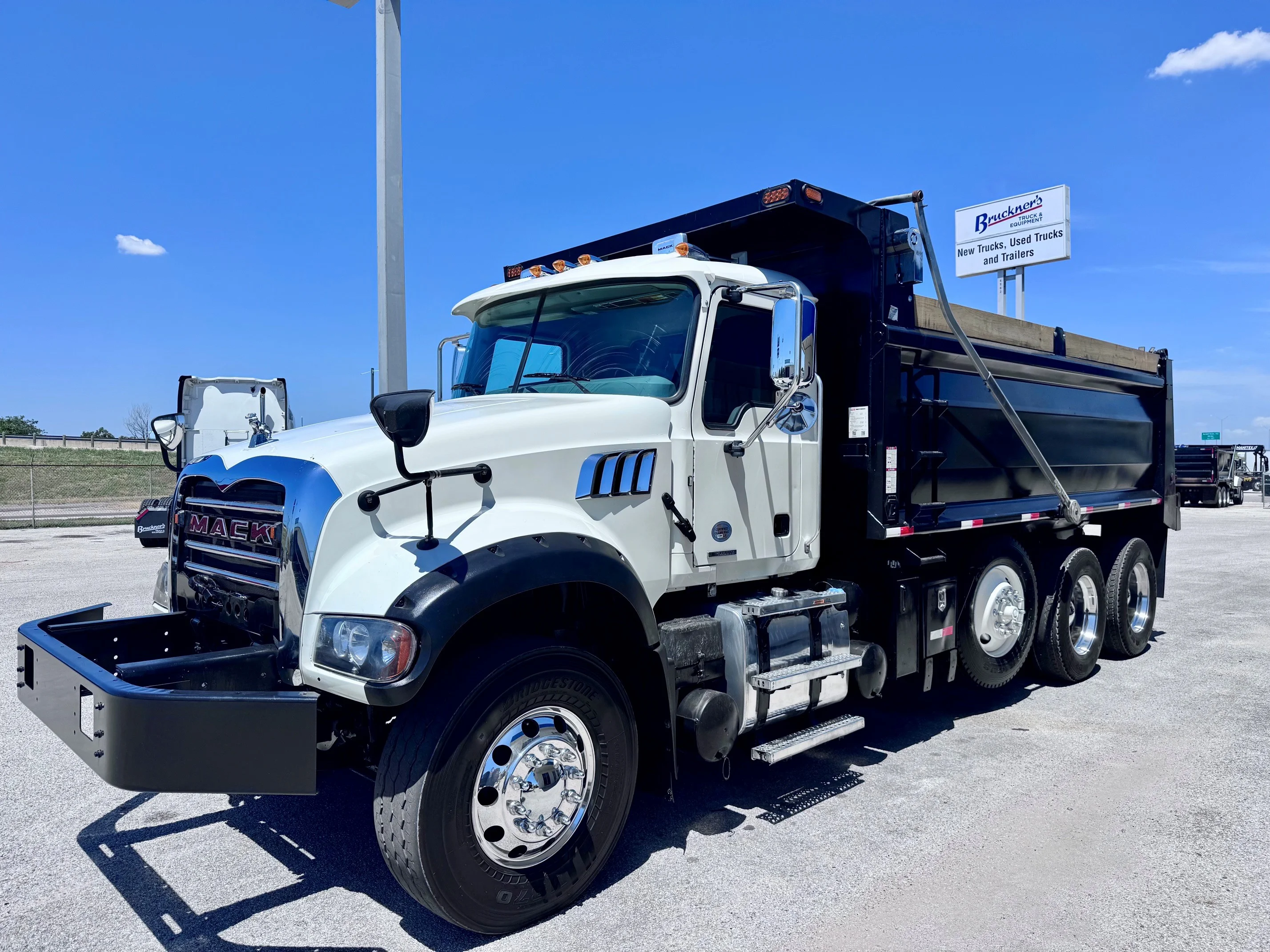 2023 Mack Granite in San Antonio, TX