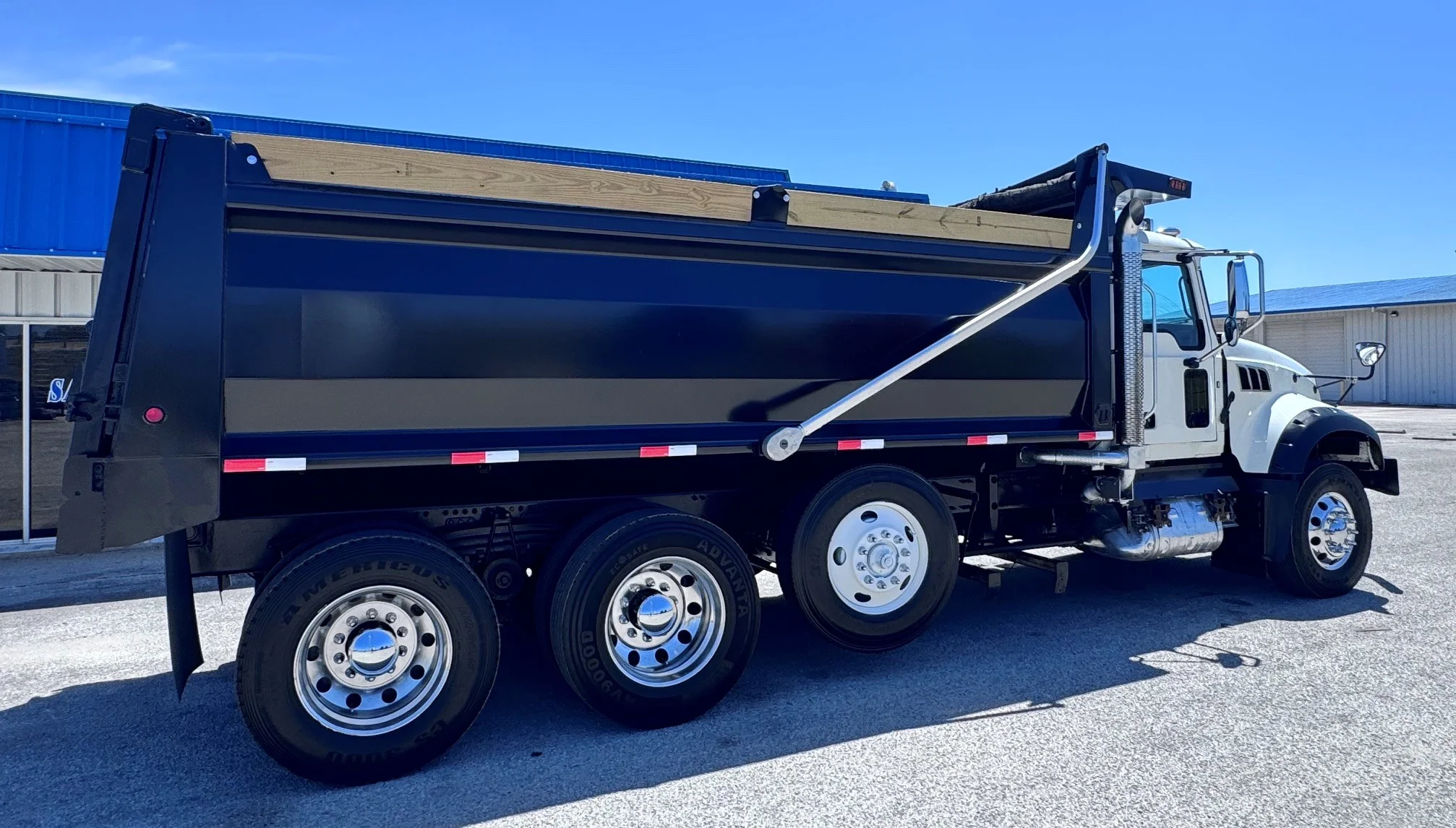 2023 Mack Granite in San Antonio, TX — photo 6