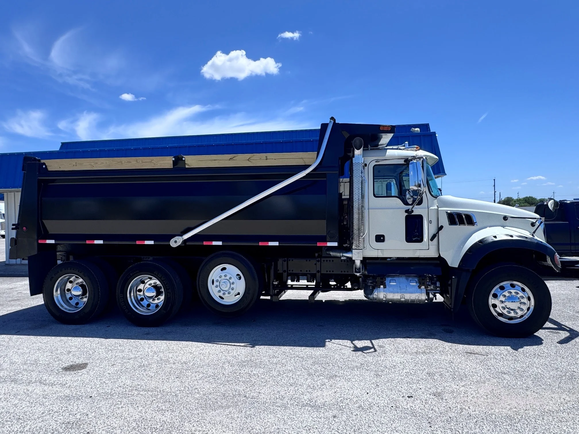 2023 Mack Granite in San Antonio, TX — photo 5