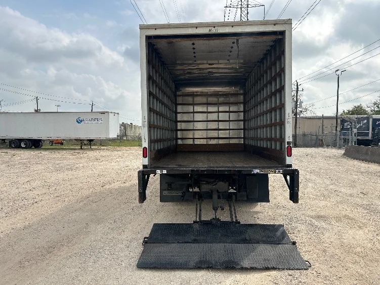 2022 Isuzu NRR - image 9