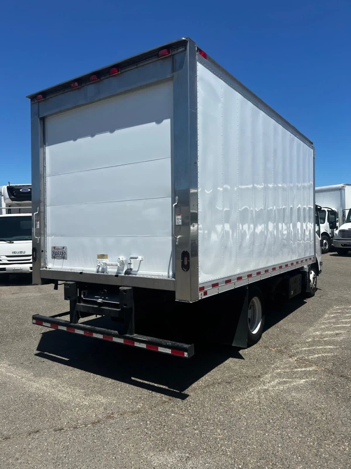 2019 Isuzu NPR - image 4