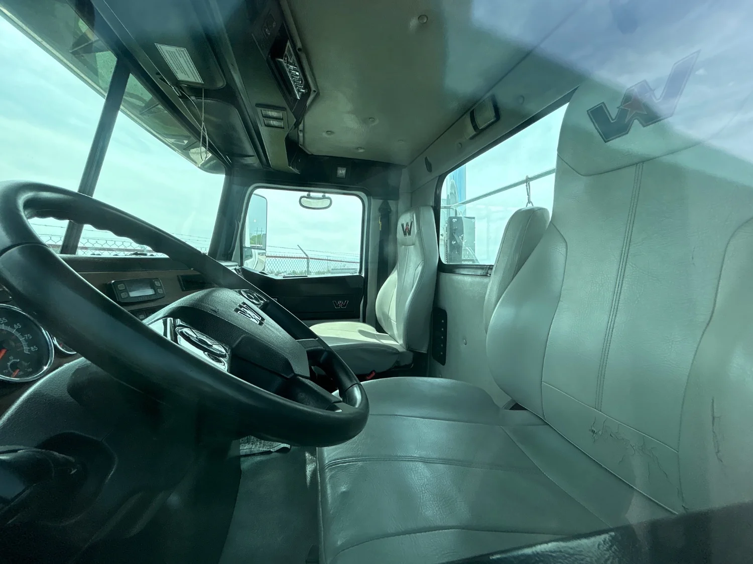 2020 Western Star 4700 - image 5