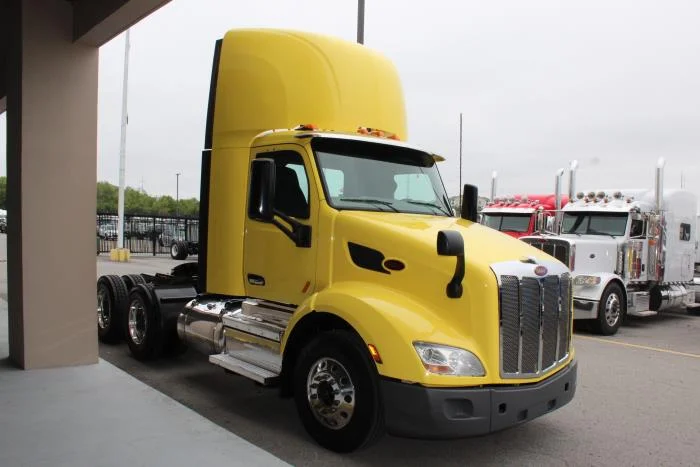 2021 Peterbilt 579 in Nashville, TN — photo 9